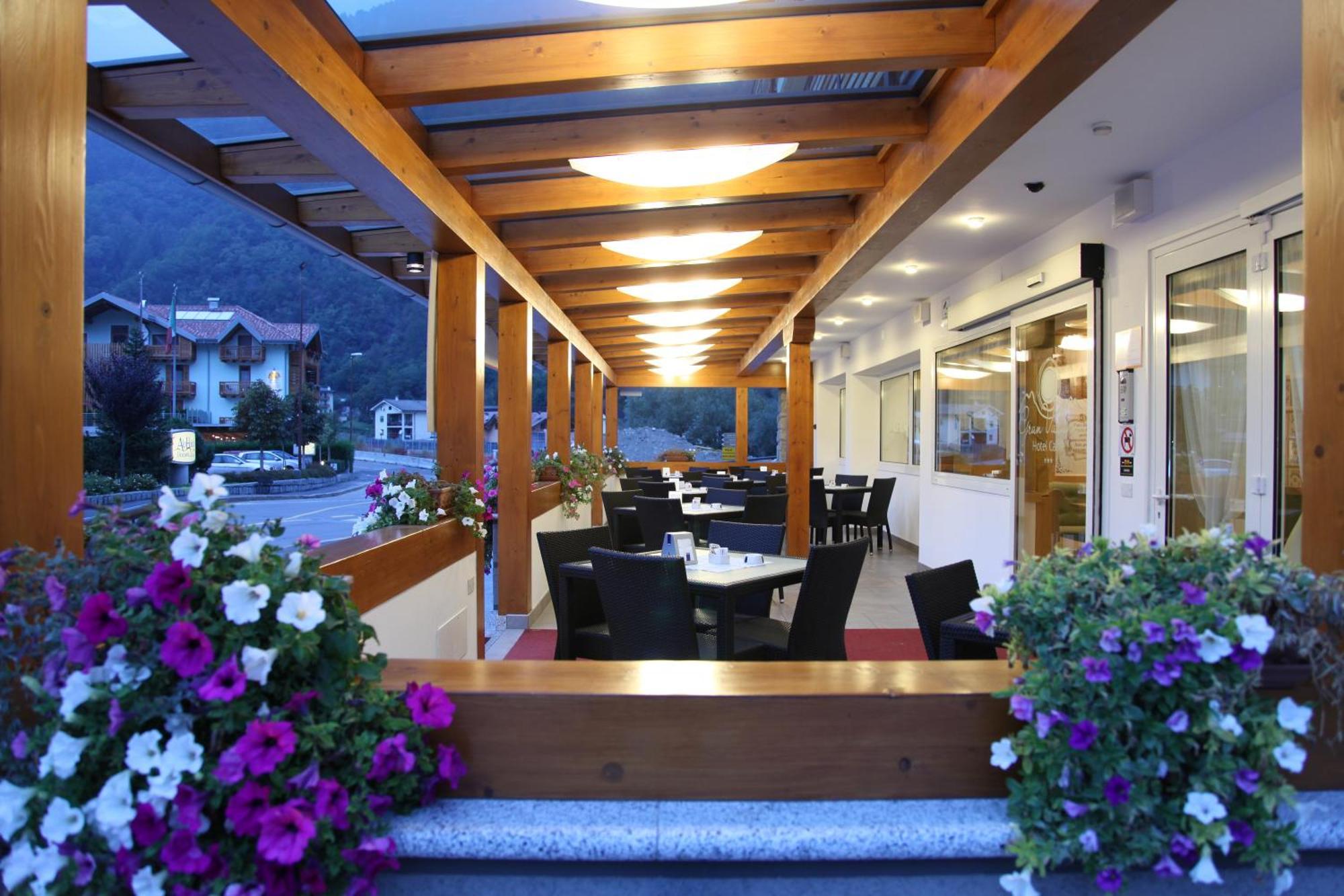 Hotel Gran Vacanze Rooms & Apartments Dimaro Exterior foto